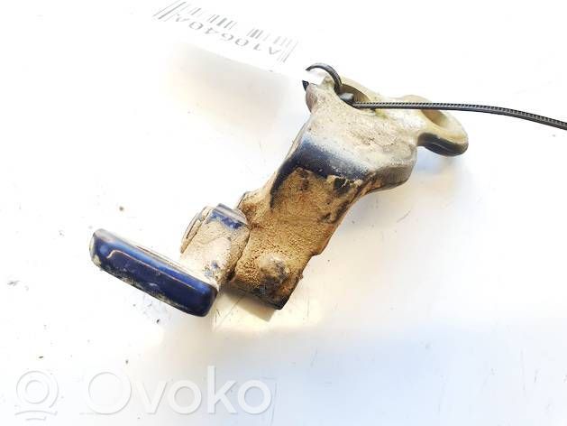 Ford Focus Bisagra inferior de la puerta trasera 