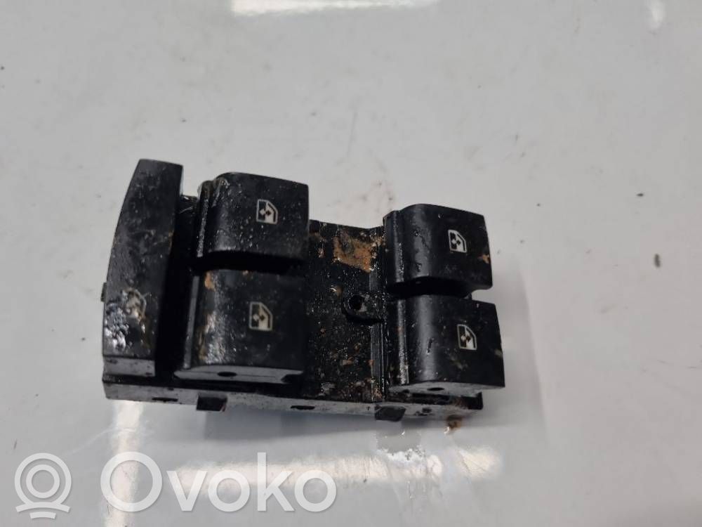 Chevrolet Orlando Interruttore di controllo dell’alzacristalli elettrico 