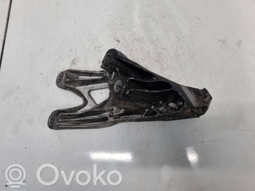 Audi A6 S6 C7 4G Moottorin kiinnikekorvake 