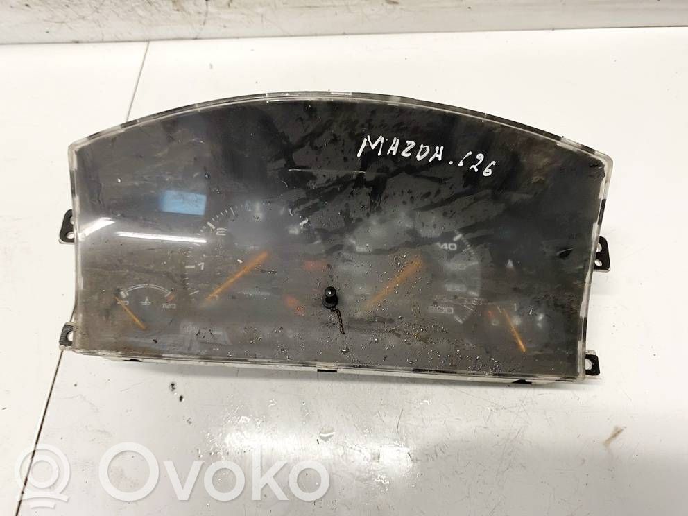 Mazda 626 Geschwindigkeitsmesser Cockpit 