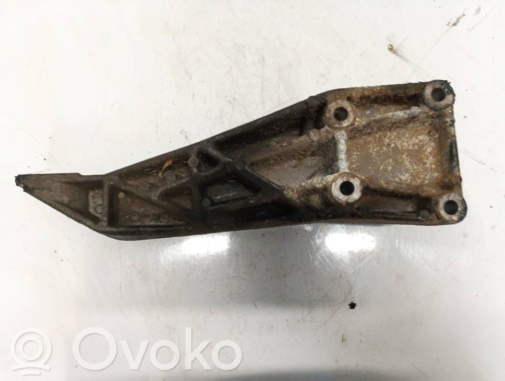 Opel Vectra B Engine mounting bracket 