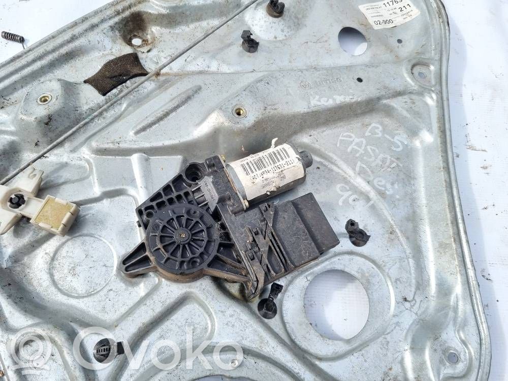 Volkswagen PASSAT B5 Asa reguladora de la puerta trasera 