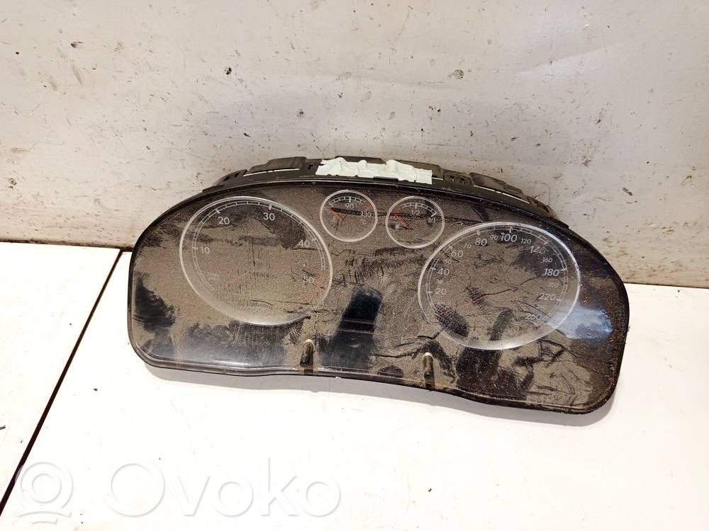 Volkswagen PASSAT B5.5 Vitezometru (grup de instrumente) 