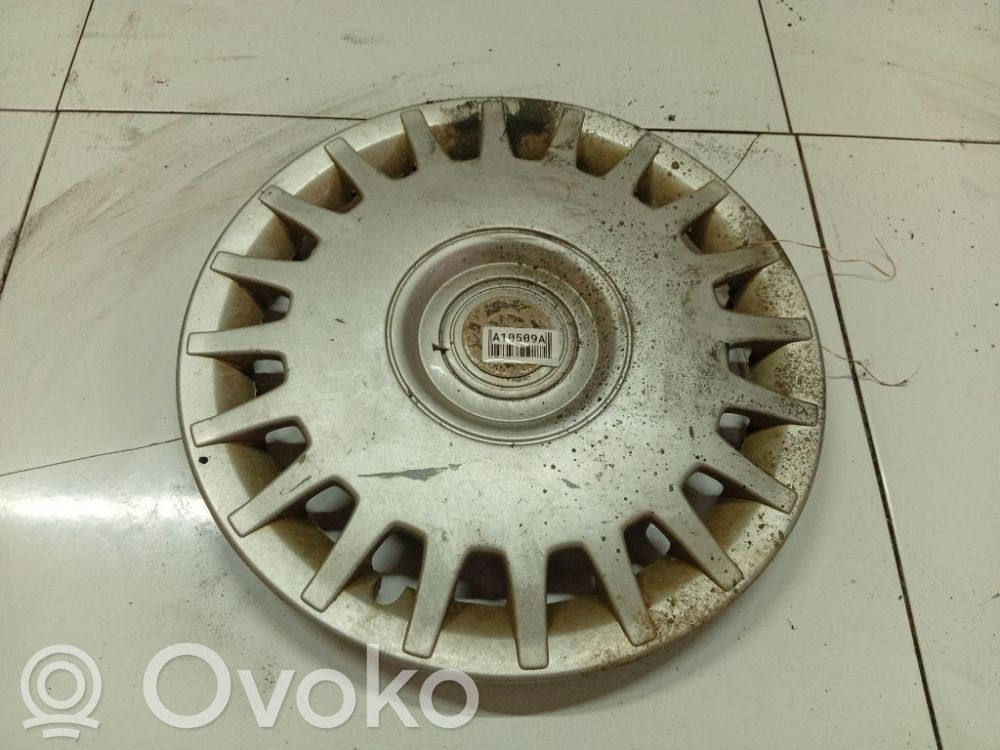 Opel Omega B1 R15 wheel hub/cap/trim 