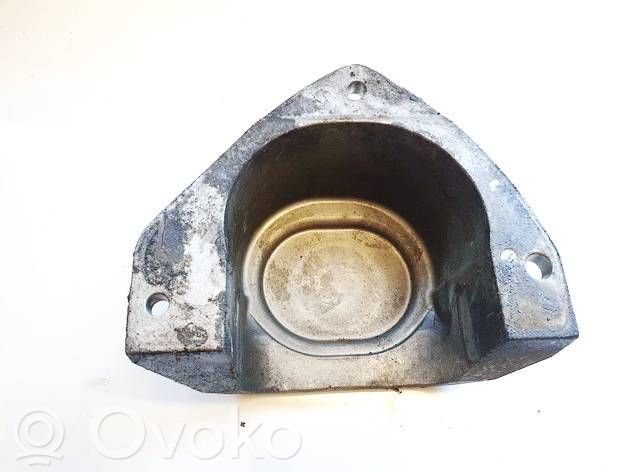 Engine mounting bracket   8Z0199212A,8Z0199212A