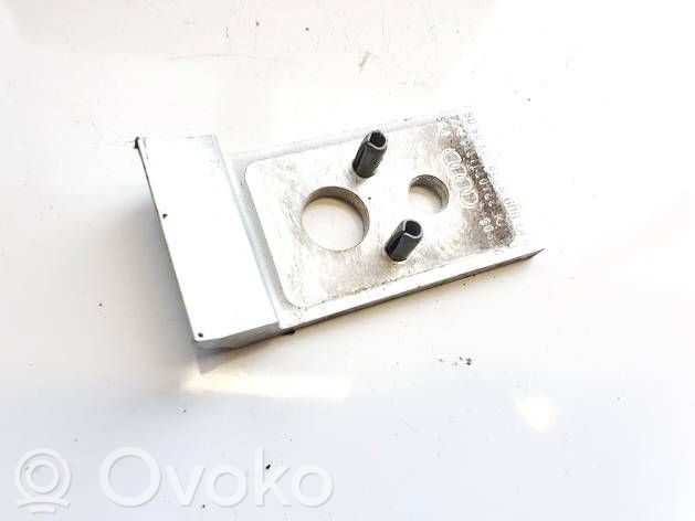 Audi TT TTS Mk2 Front door upper hinge 