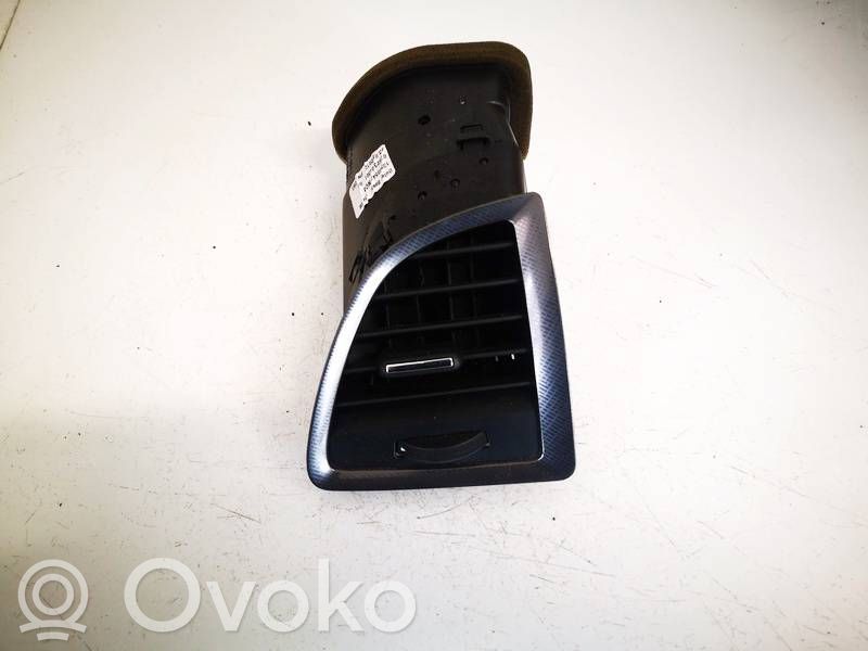 Opel Astra J Dysze / Kratki środkowego nawiewu deski rozdzielczej
