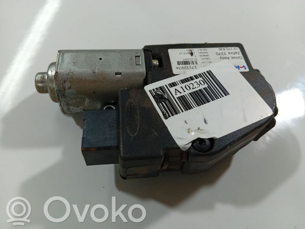 Opel Zafira B Silniczek szyberdachu 