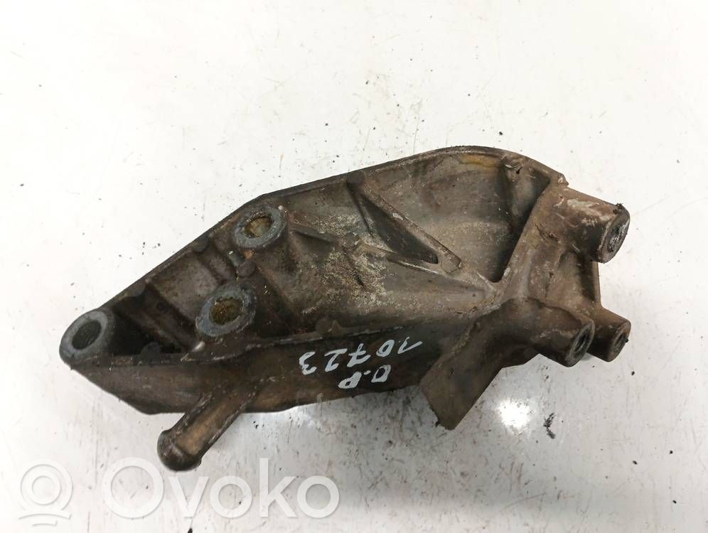 Engine mounting bracket   90495438,90495438