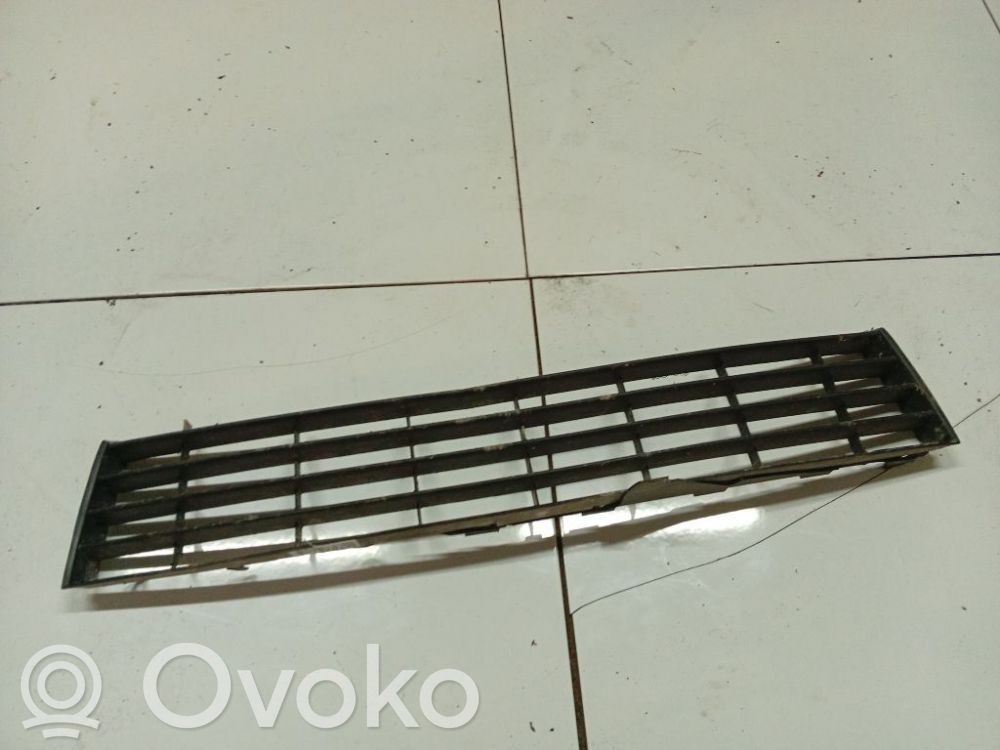 Volkswagen Golf V Kratka dolna zderzaka przedniego 