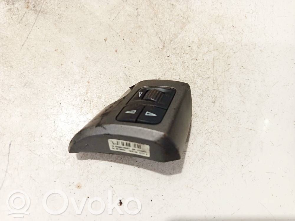 Opel Astra H Pulsanti/interruttori sul volante 