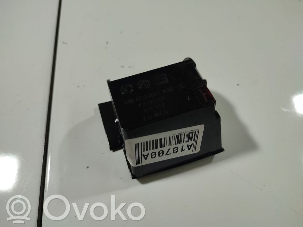 Volkswagen Polo IV 9N3 Popielniczka deski rozdzielczej 