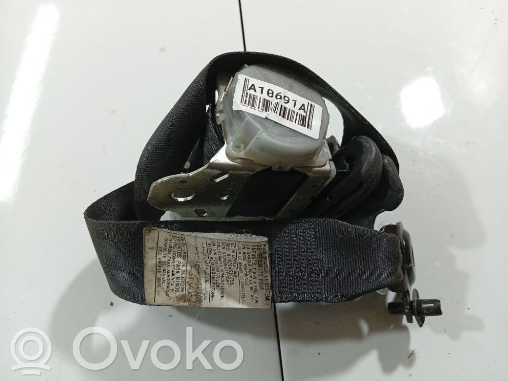 Toyota Yaris Cinturón trasero 
