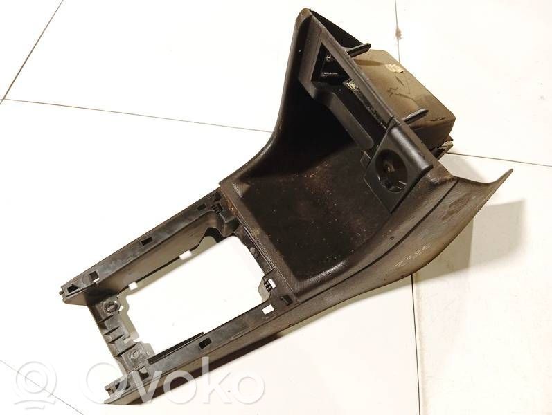 Volkswagen PASSAT B4 Keskikonsoli