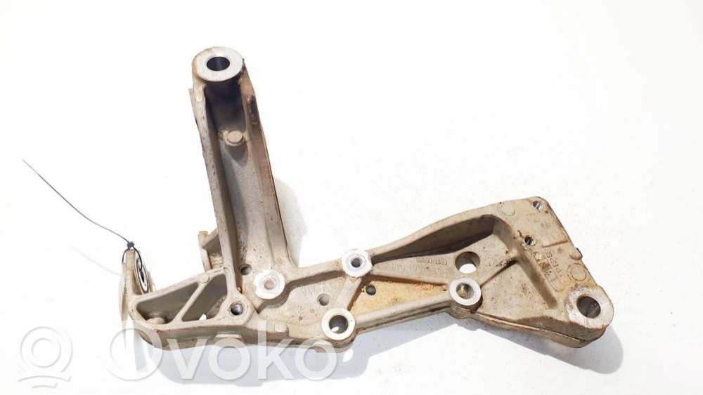 Skoda Octavia Mk2 (1Z) Braccio di controllo sospensione anteriore inferiore/braccio oscillante 