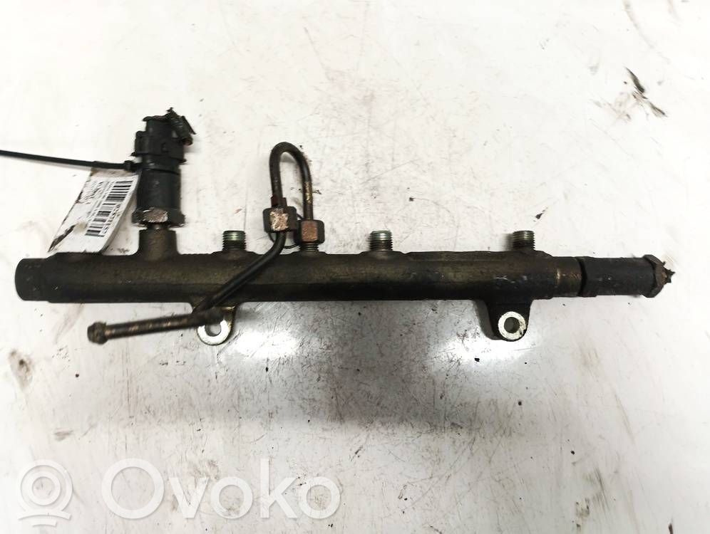 Volvo S40, V40 Polttoainepääputki 