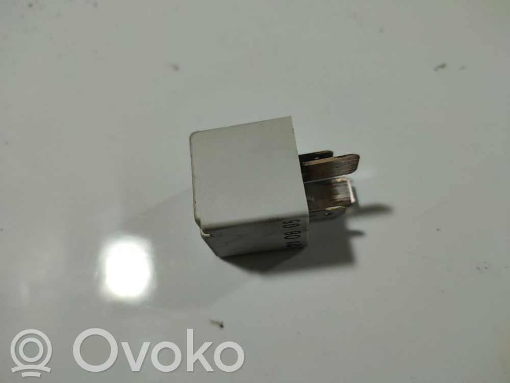 Otros relés   8E0951253,8E0951253,8E0951253