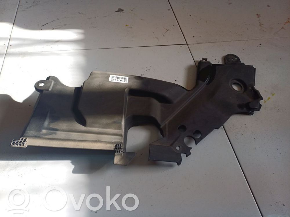 Toyota Avensis T250 Copri motore (rivestimento)