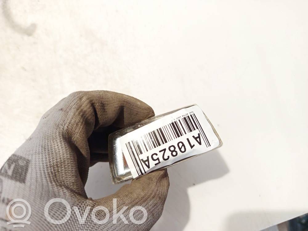 Opel Astra H Indicatore di direzione del parafango anteriore 