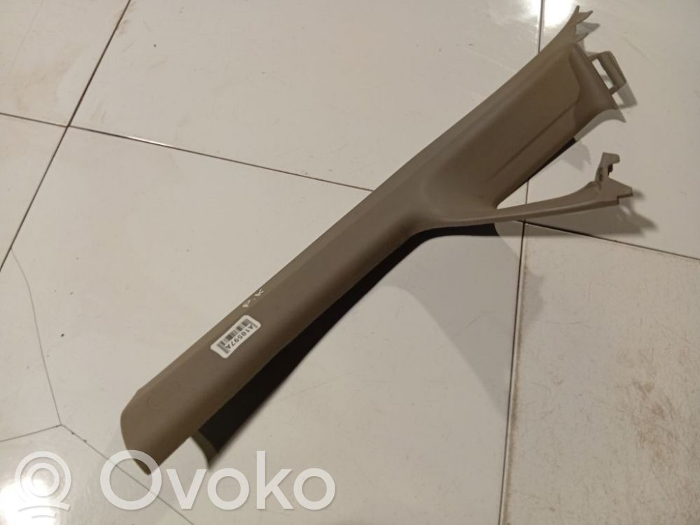 Honda Civic C-pilarin verhoilu 