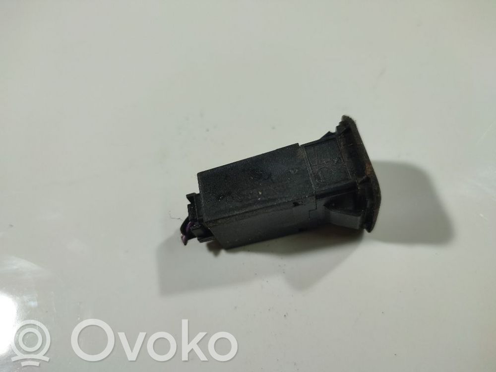 Seat Toledo III (5P) Priză USB 