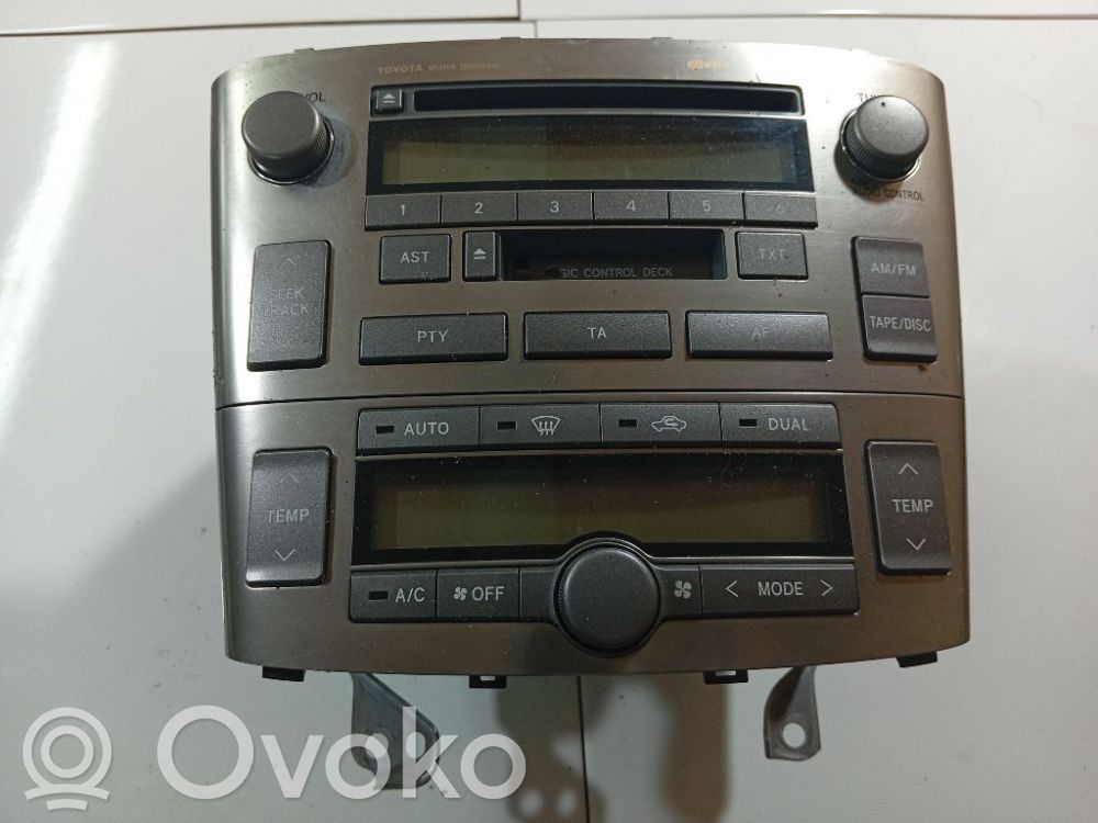 Toyota Avensis T250 Unidad delantera de radio/CD/DVD/GPS 