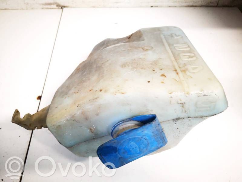 Volkswagen PASSAT B3 Serbatoio/vaschetta liquido lavavetri parabrezza
