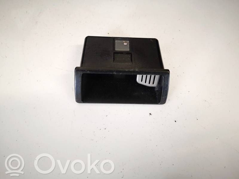 Subaru Outback Posacenere auto 