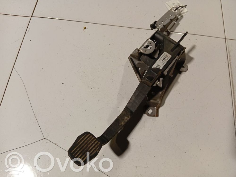 Pedal de embrague   3M517B633XC,3M517B633XC,3M517B633XC,LHDCL0C2