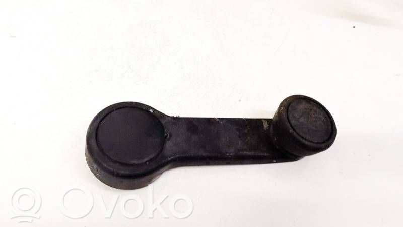 Asa de la ventanilla de la puerta delantera   85BBA23342AA,85BBA23342AA,85BBA23342AA,85BBA23342AA