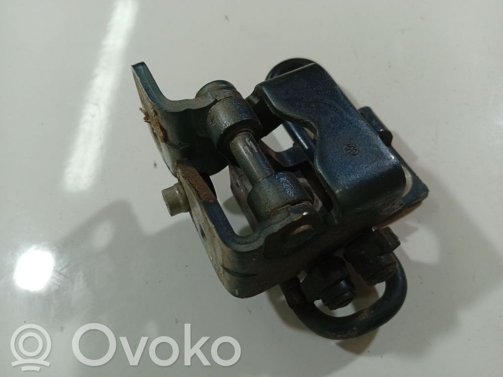 Tailgate/trunk/boot hinge