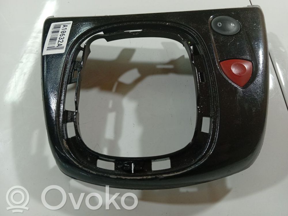 Renault Scenic II -  Grand scenic II Przycisk świateł awaryjnych 
