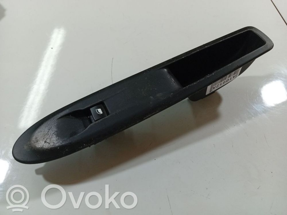 Electric window control switch   96638232XT,96638232XT,96638232XT