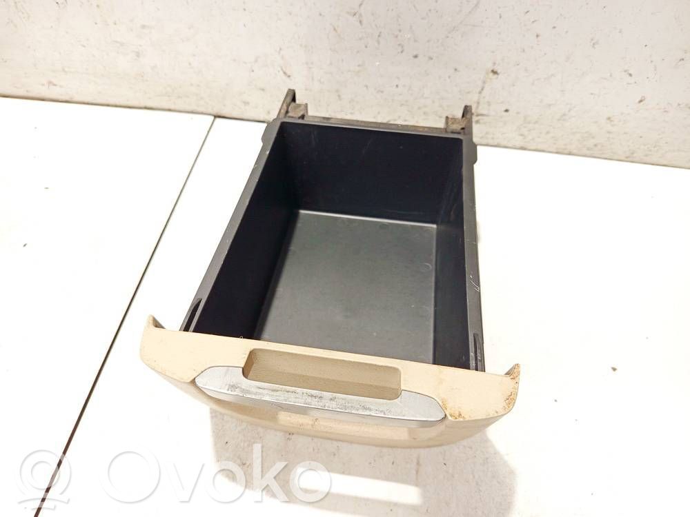 Guantera   92174XA01A,92174XA01A
