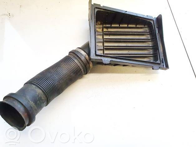 Opel Corsa B Air filter box 