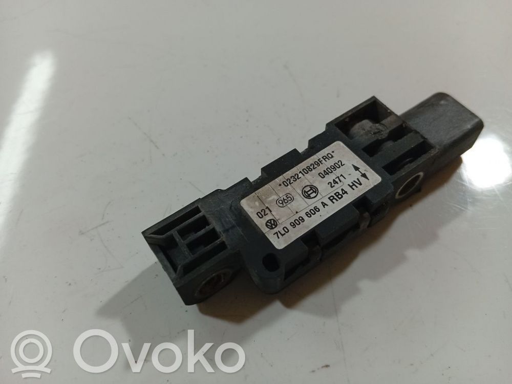 Volkswagen Touareg I Airbag deployment crash/impact sensor 