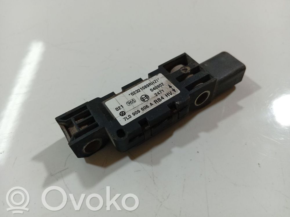Volkswagen Touareg I Airbag deployment crash/impact sensor 
