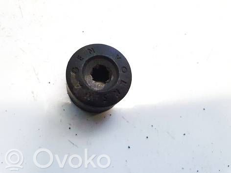 Volkswagen Golf V Tappo/copridado della ruota 