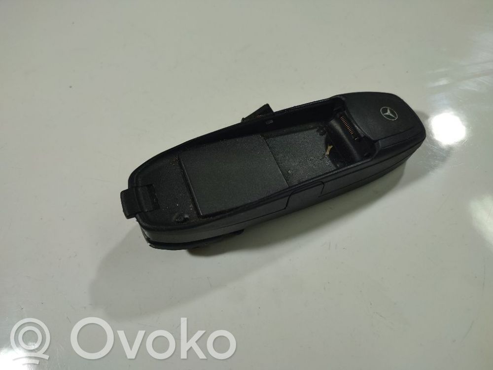 Mercedes-Benz CLS C219 Phone keyboard 