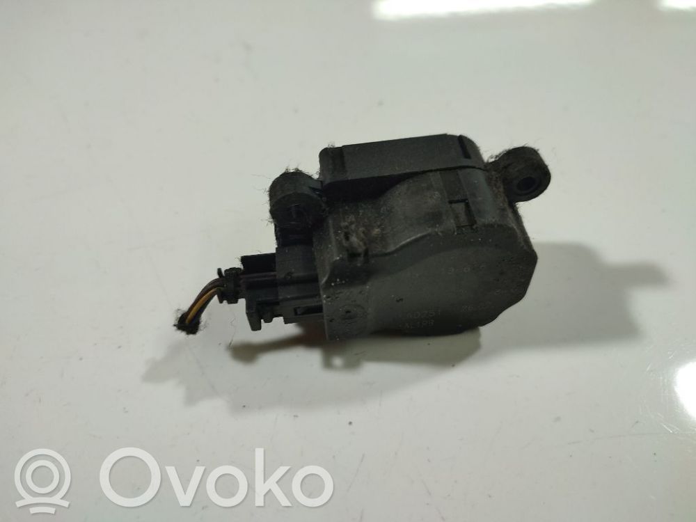 Motor/actuator clapetă aer   3M5H19E616AB,3M5H19E616AB,3M5H19E616AB,EAD251