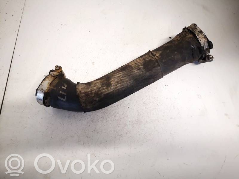 Audi A4 S4 B7 8E 8H Furtun/conductă intercooler 