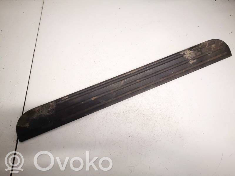 Toyota RAV 4 (XA30) Copertura del rivestimento del sottoporta anteriore 