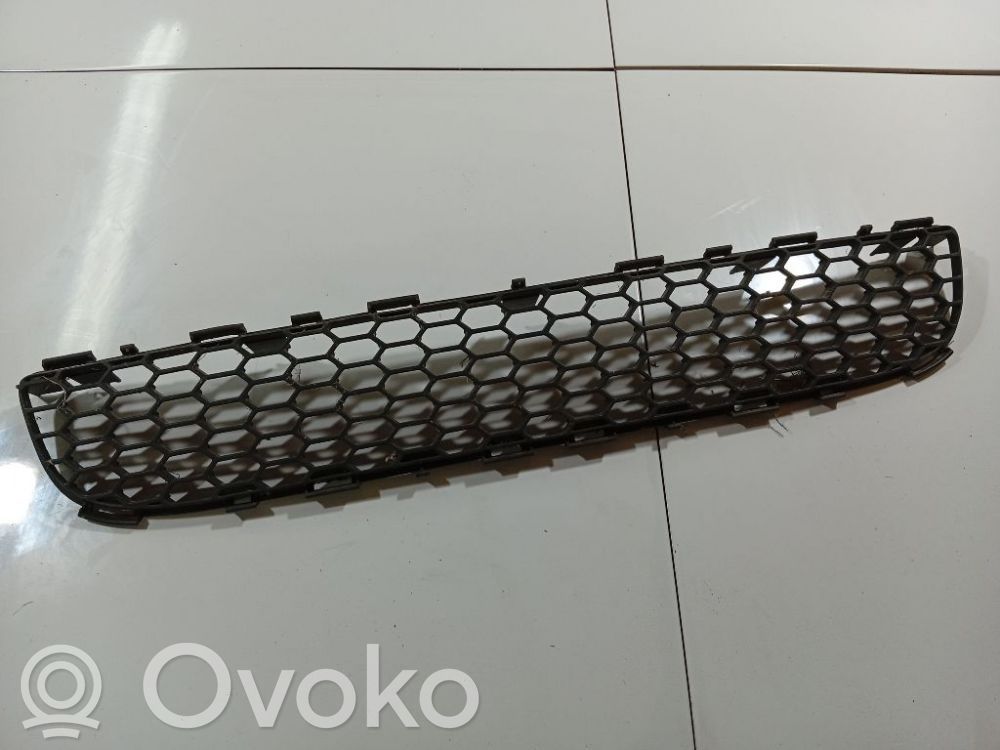 Toyota Corolla Verso AR10 Grille inférieure de pare-chocs avant