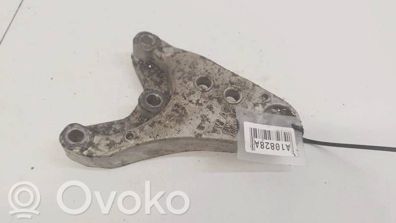 Volkswagen Polo IV 9N3 Supporto di montaggio del motore (usato) 