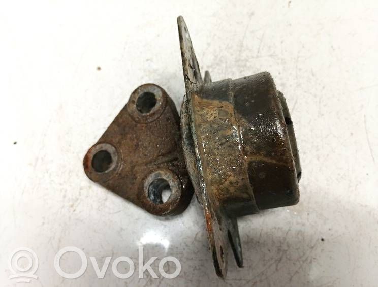 Engine mount bracket   90575457,90538543,90538543,90575457