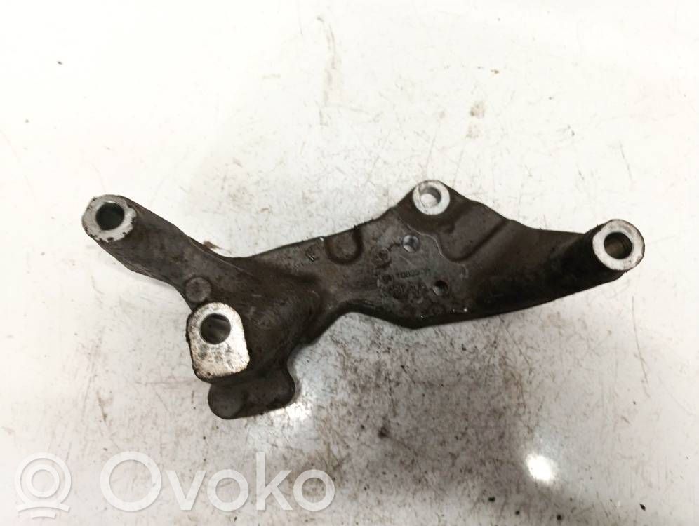 Engine mounting bracket   1082205,1082205