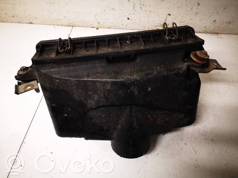 Mazda 323 Boîtier de filtre à air 