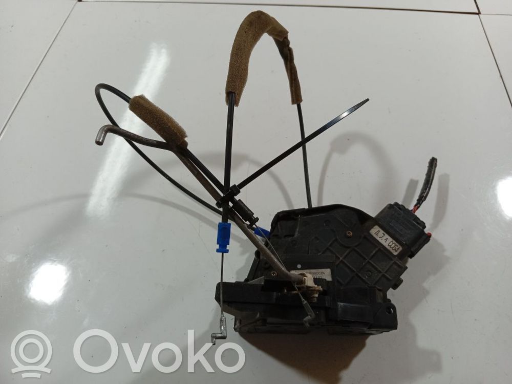 Mazda 5 Front door lock 