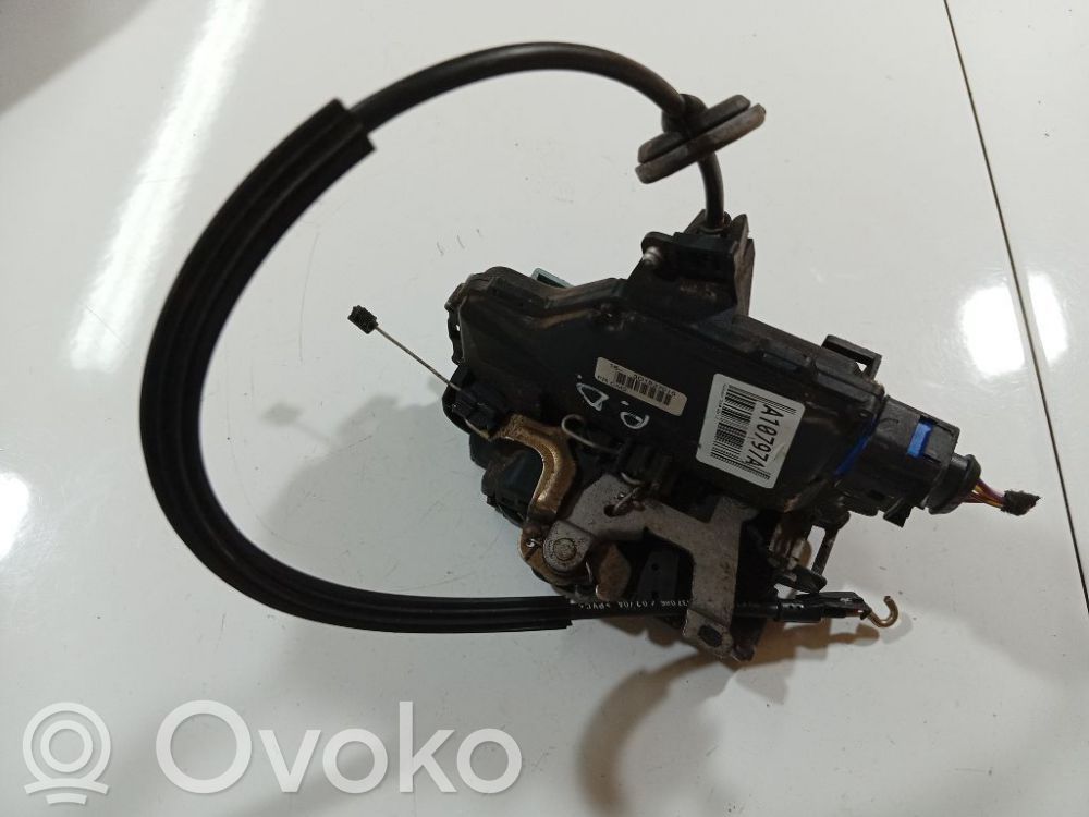 Volkswagen Touran I Zamek drzwi przednich 