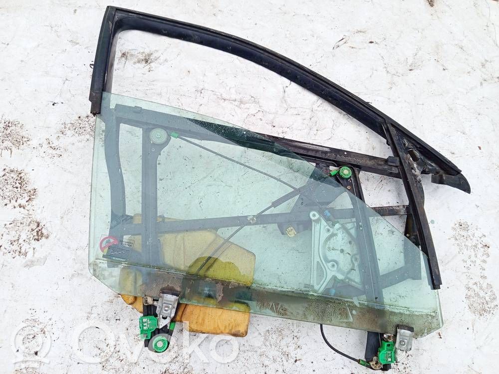 Audi A4 S4 B5 8D Ramă geam ușă față 